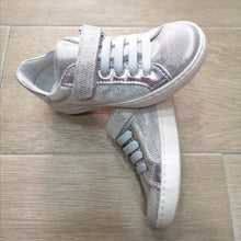 Carica l&#39;immagine nel visualizzatore di Gallery, Bimbo shoes - Sneakers argentata
