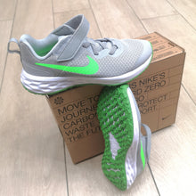 Carica l&#39;immagine nel visualizzatore di Gallery, Nike - Running grigio/verde
